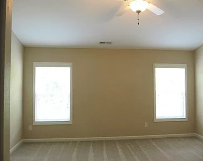 Building Photo - Lovely 3 Bedroom Townhouse in the desirable Addison Reserve Neighborhood of Raleigh