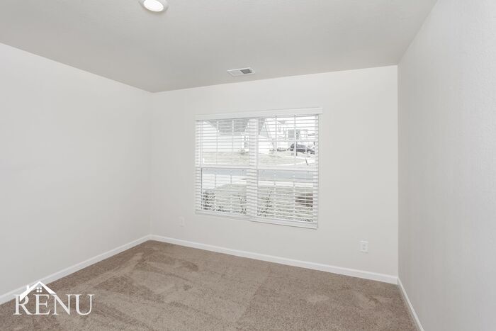 Building Photo - 401 Dawn Meadow Ct