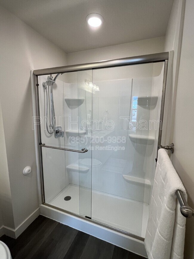 Building Photo - 155 9th St