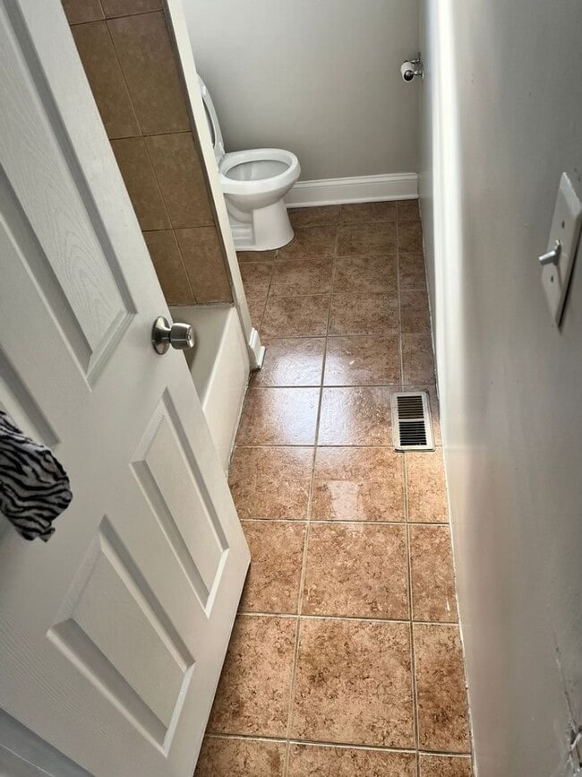 Building Photo - 414 N Bouldin St