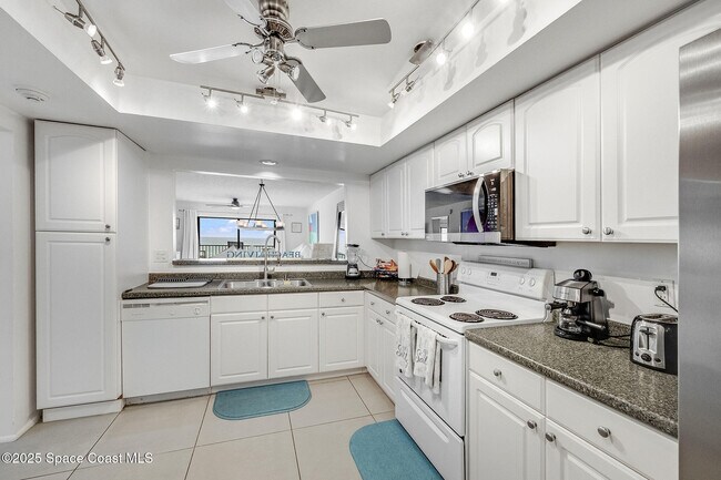Building Photo - 1465 Jimmy Buffett Mem Hwy