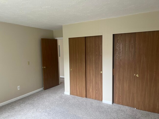 Building Photo - 383 Huse Rd