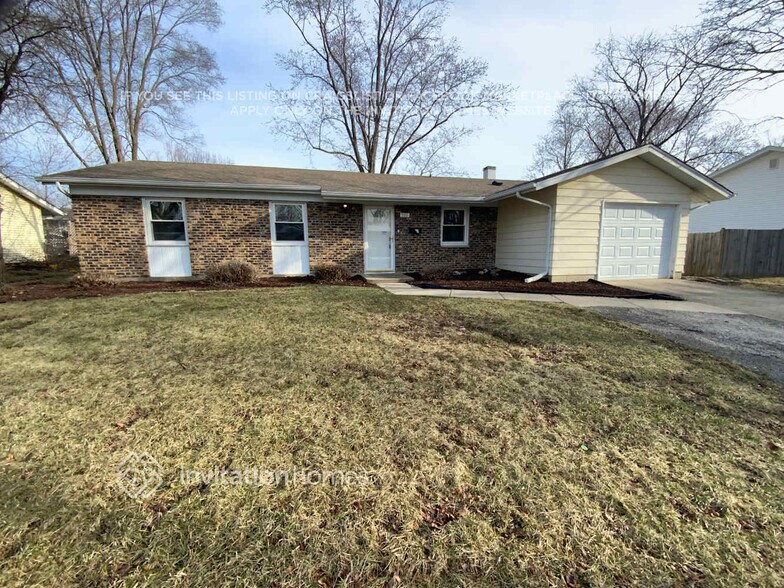 Primary Photo - 906 E Sayles Dr