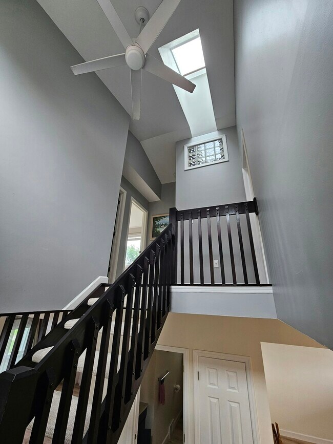 Building Photo - 5105 River Rd