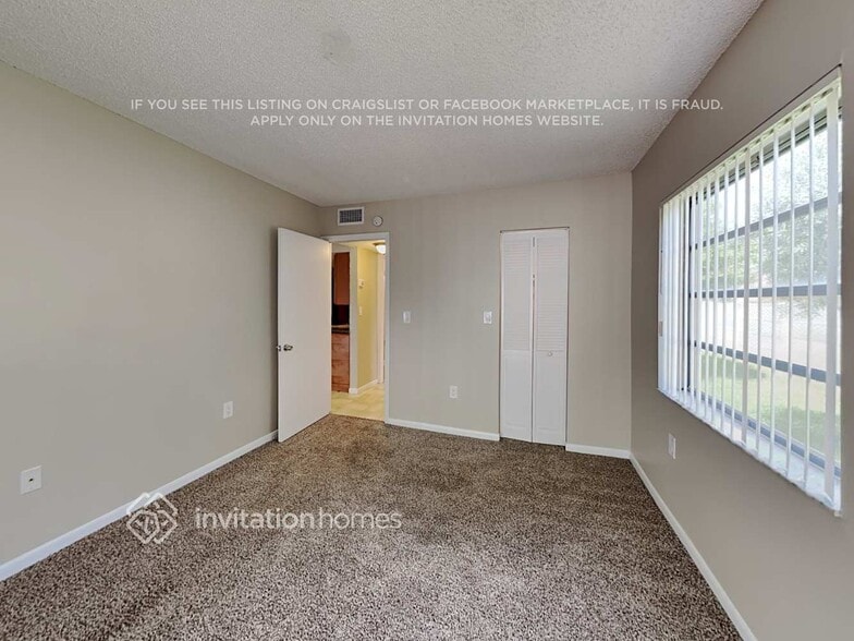 Building Photo - 8662 SW 154th Cir Pl