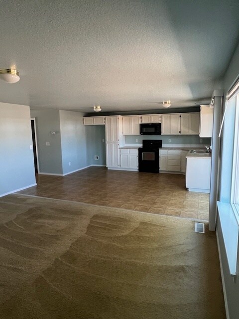 Building Photo - 13800 NE 65th St