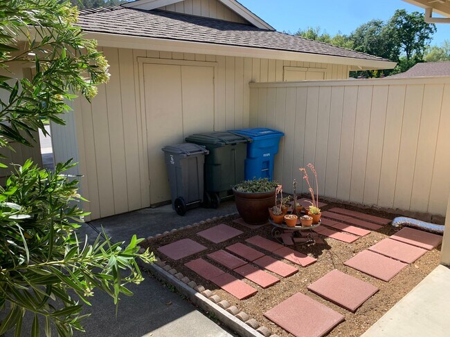 Building Photo - 6544 Stone Bridge Rd