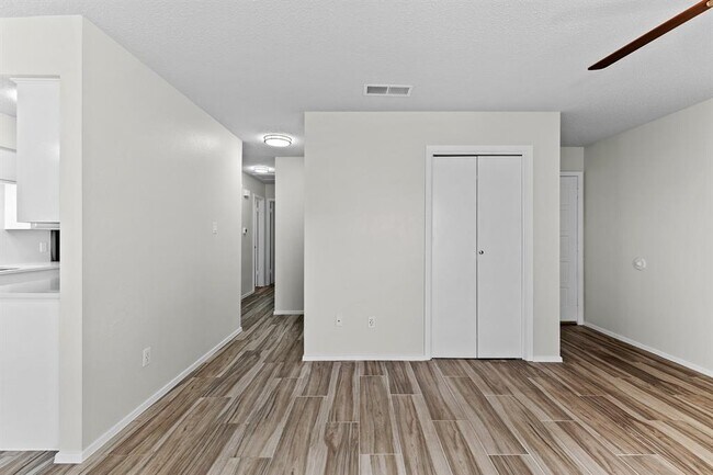 Building Photo - 10807 Lambert Cir