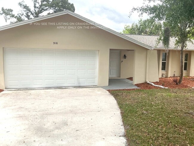 Building Photo - 918 Rangeline Rd