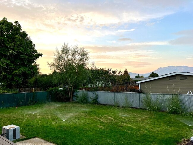 Building Photo - 3-Bedroom Home w/ 2-Car Garage & Fenced-In Backyard