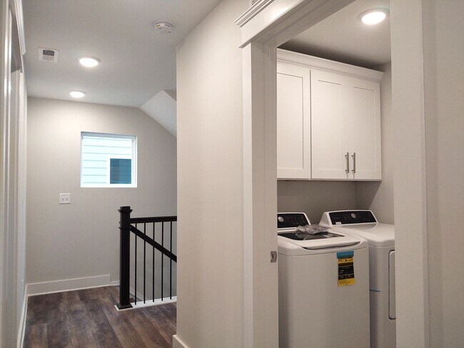 Building Photo - Beautiful Home located in the McKee Grove ...