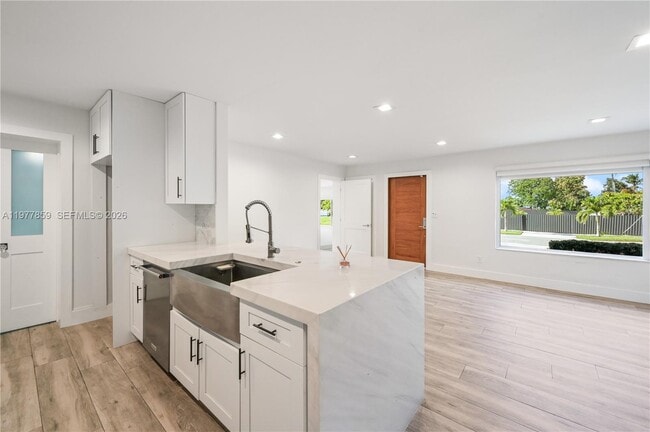 Building Photo - 7750 SW 16th St