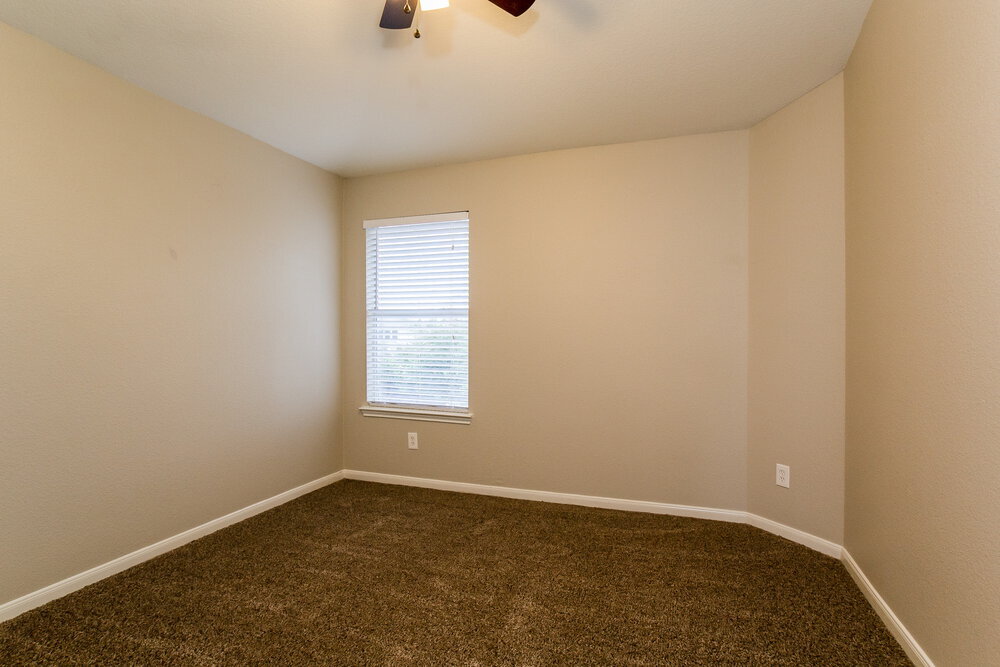 Building Photo - 1815 Adriana Ln