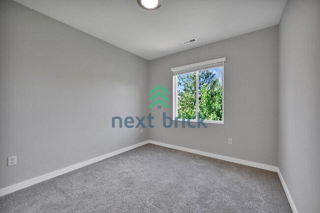Building Photo - Spacious 4-Bedroom Retreat with 3.5 Baths in Beautiful Bothell – Your Ideal Home Awaits!