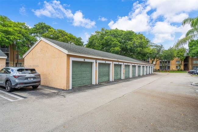 Building Photo - 4015 W McNab Rd