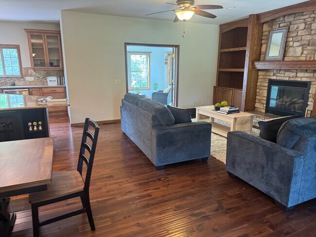Building Photo - 2529 Bass Dr