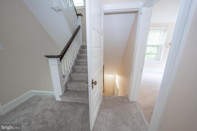 Building Photo - 211 Pennswood Rd