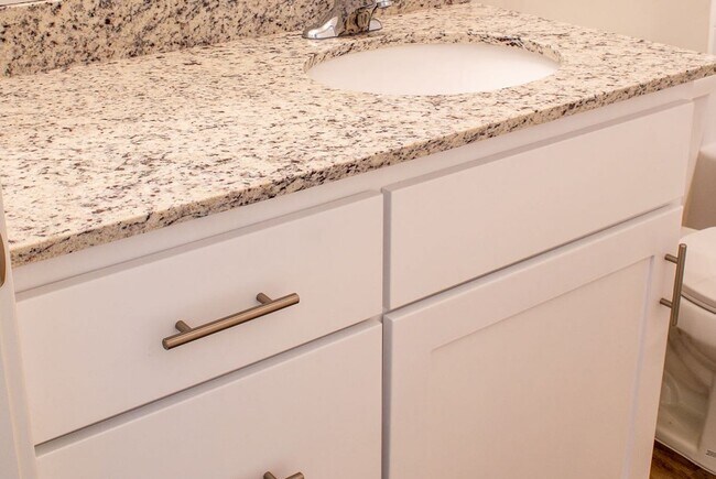 Building Photo - 939 Ironwood Dr