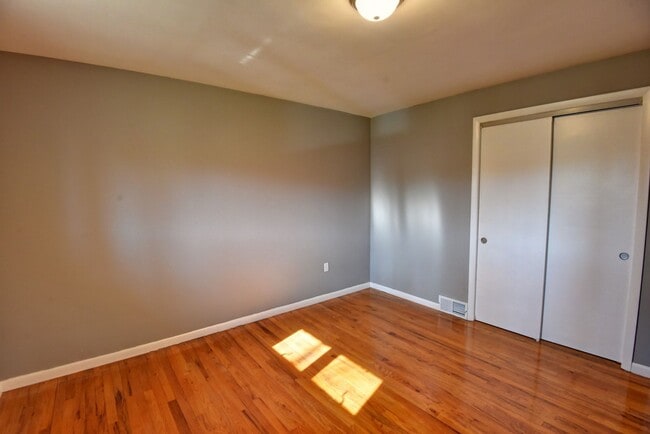 Building Photo - 2 Bed 3 Bath Single Family Home For Rent i...