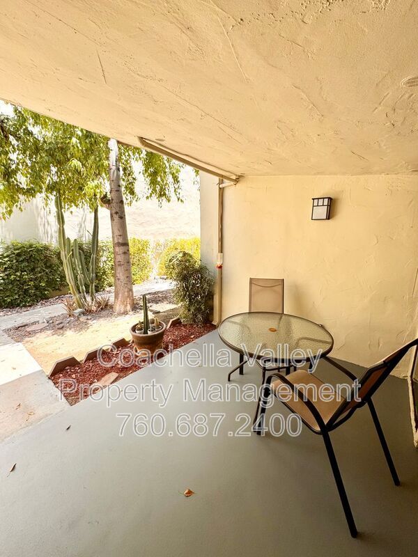 Building Photo - 1655 E Palm Canyon Dr