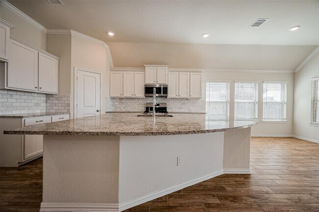 Building Photo - 2011 Village Orchard Ln