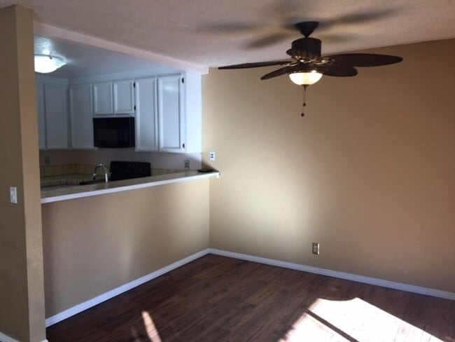 Building Photo - First Floor condo perfectly situated for public transportation