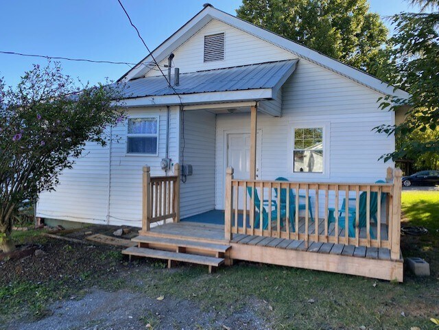 Back of House - 2404 Elm St
