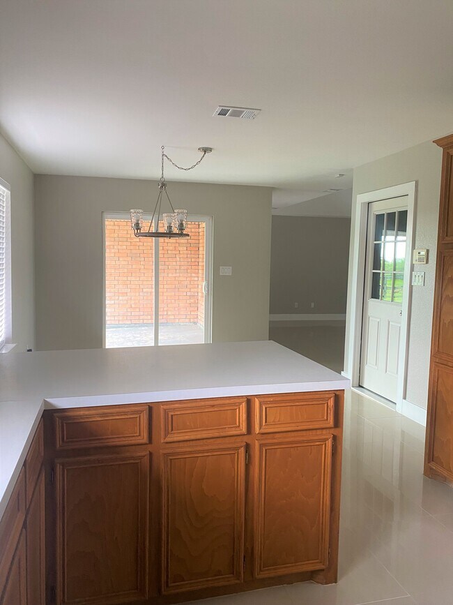 Building Photo - 2214 Mile 14 N