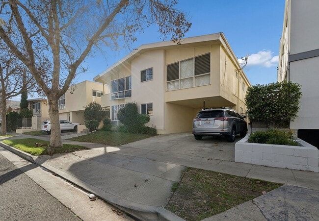 Building Photo - 333 Rexford Dr