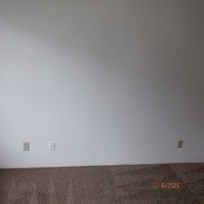 Building Photo - 83-3-2