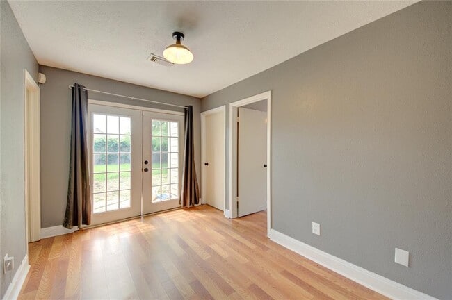 Building Photo - 123 Coffee Ln
