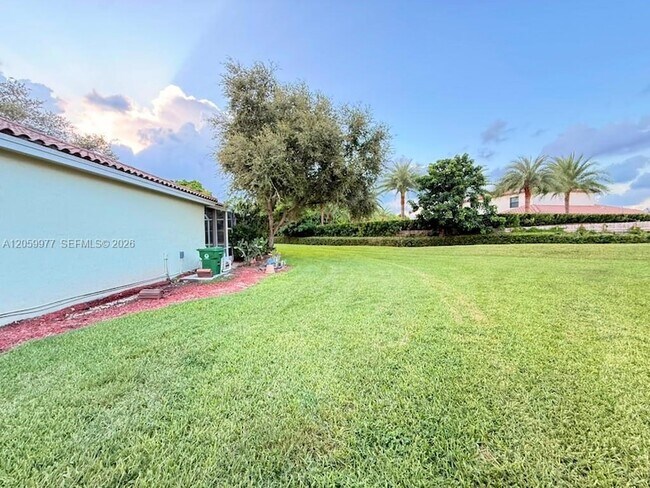 Building Photo - 420 SE 23rd Ln