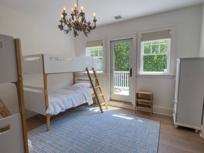 Building Photo - 118 Water Mill Towd Rd