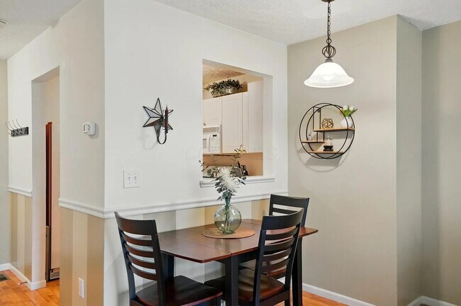 Building Photo - 1630 Holland Dr