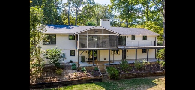 Building Photo - 414 Shorecrest Dr