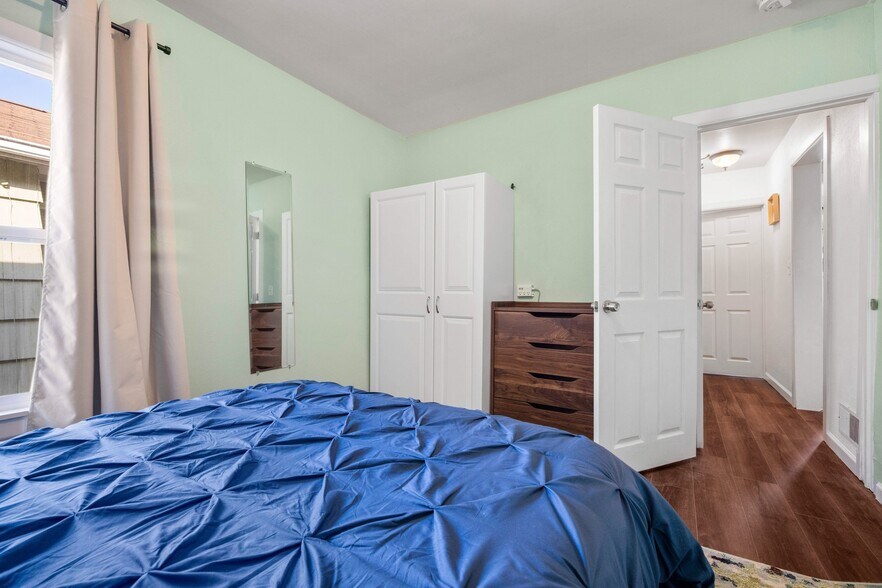 Building Photo - 4116 S Thompson Ave