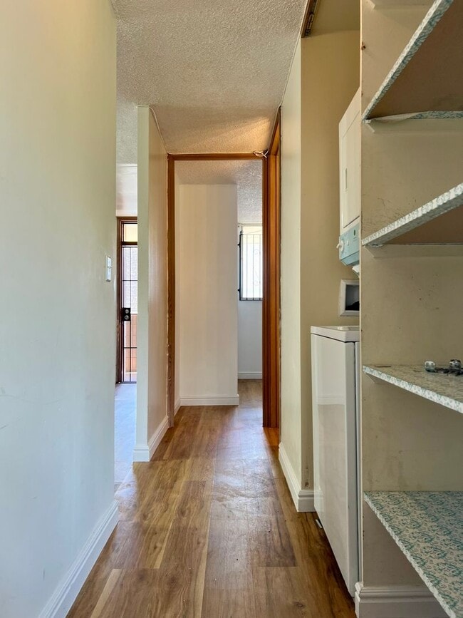 Building Photo - Convenient 2/2/1 with Lanai