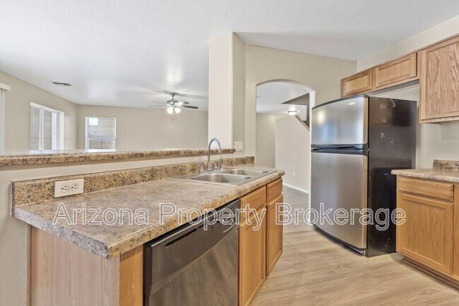 Building Photo - 31567 N Cactus Dr