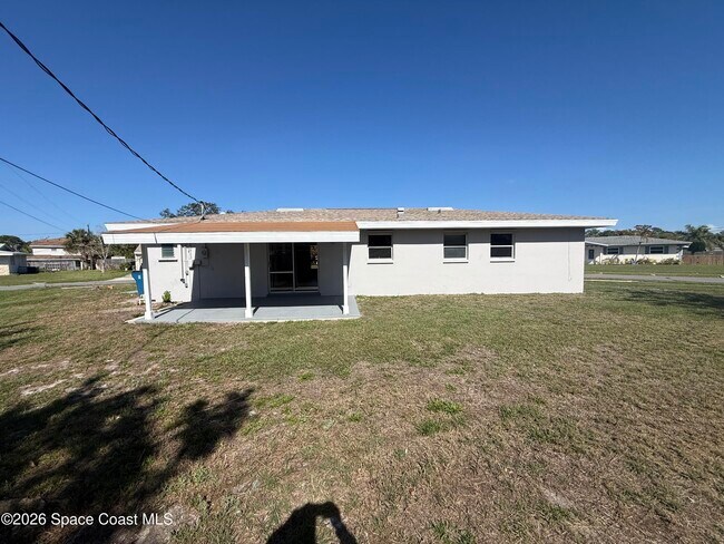 Building Photo - 2780 Floresta Dr NE