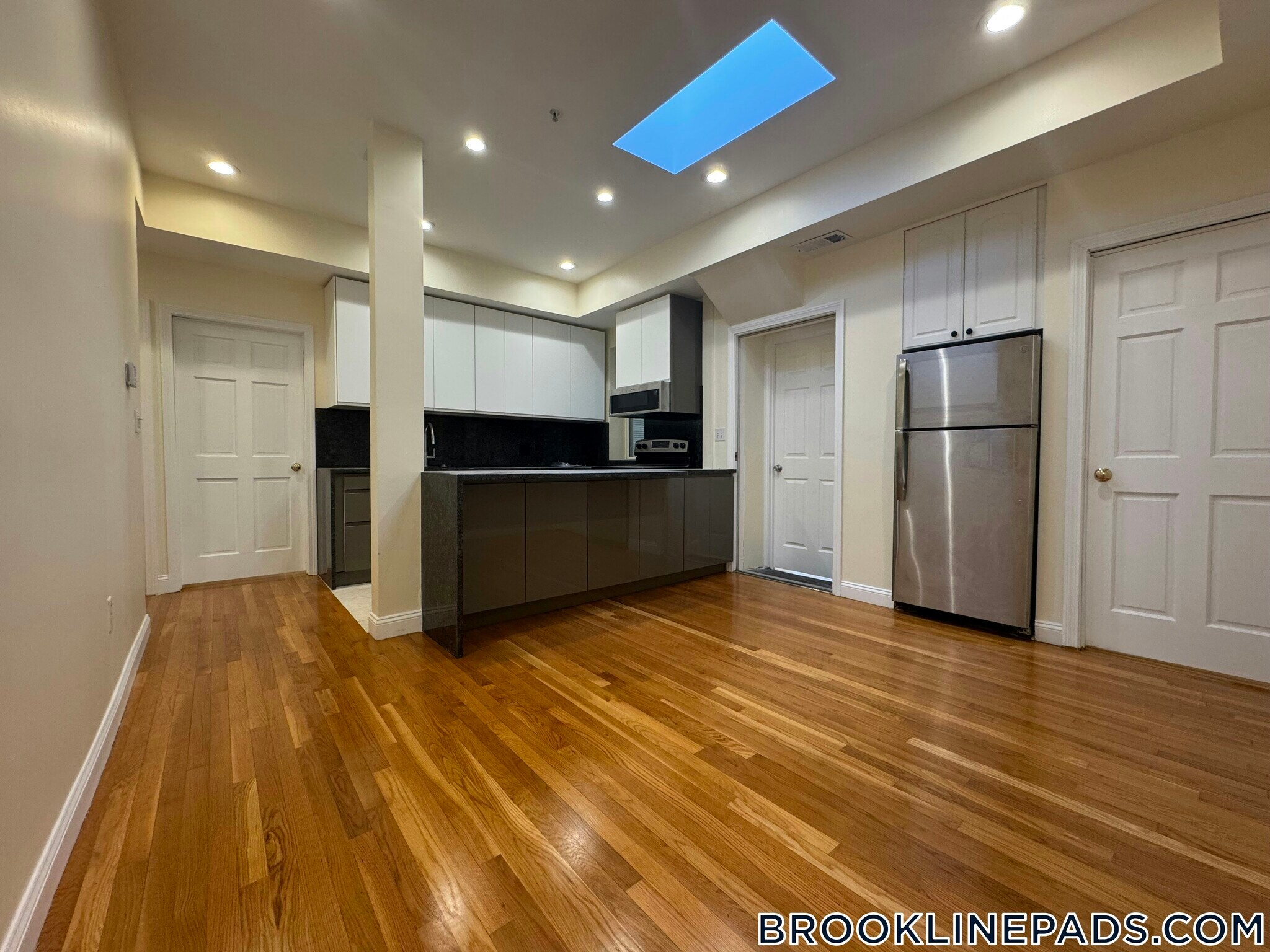 Building Photo - 1801 Beacon St