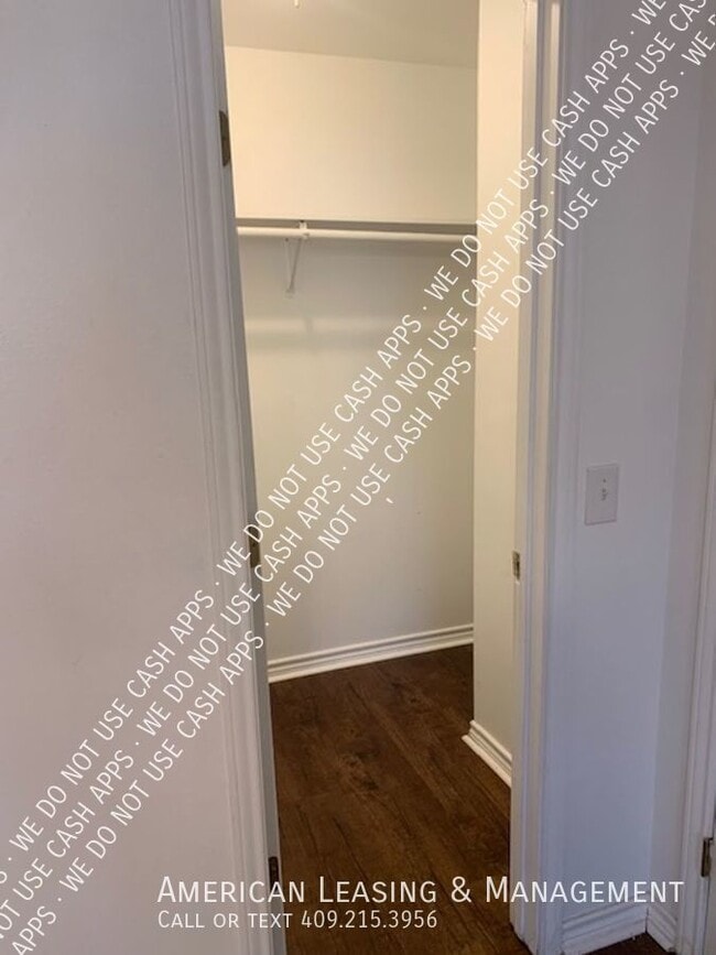 Building Photo - 607 Park Ln