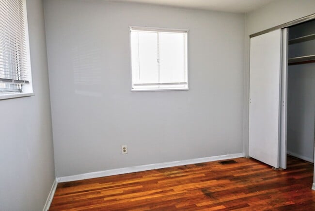 Building Photo - House for Rent in Florissant
