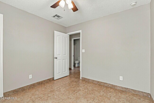 Building Photo - 2724 Granite Rock Pl