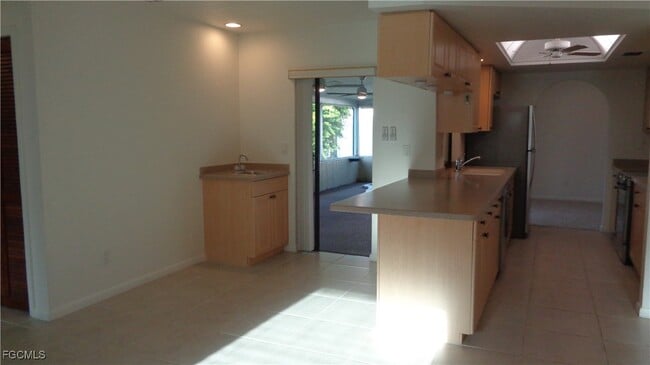 Building Photo - 2106 SW 51st St