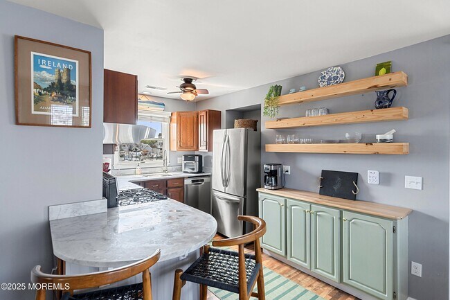 Building Photo - 167 4th Ave