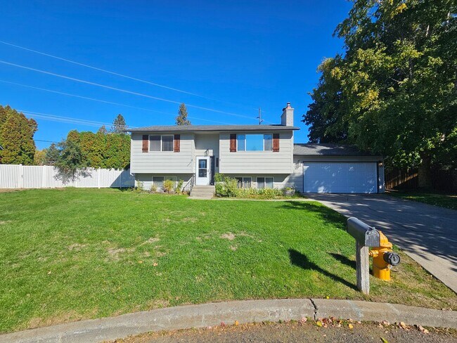 Building Photo - 1721 E 58th Ave