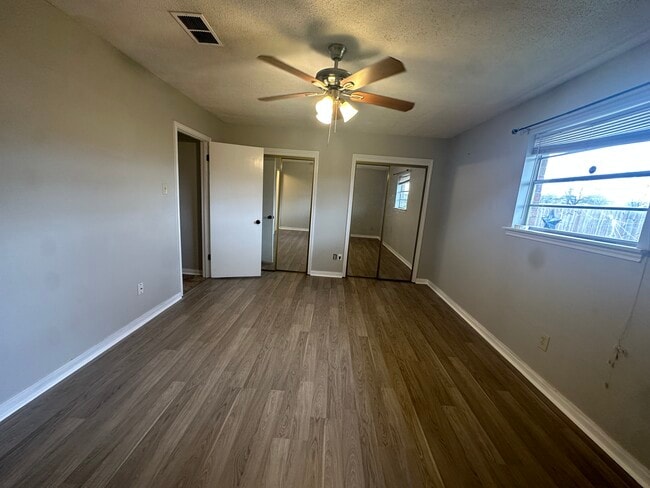 Building Photo - 3250 E Lafourche Ct