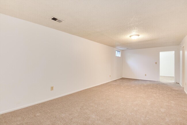 Building Photo - 16176 E Bates Dr