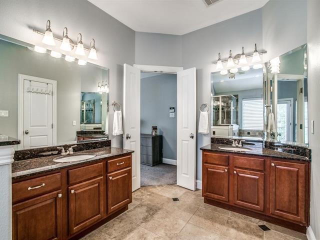 Building Photo - 6008 La Vista Dr