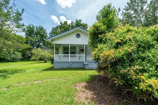 Primary Photo - Spacious Hueytown Oasis – Country Feel, Ci...